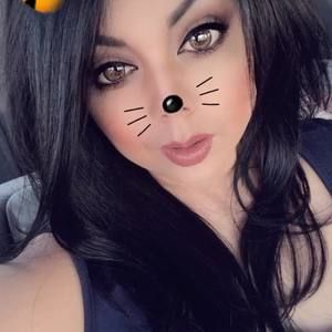 Meet your Posher, Yalila